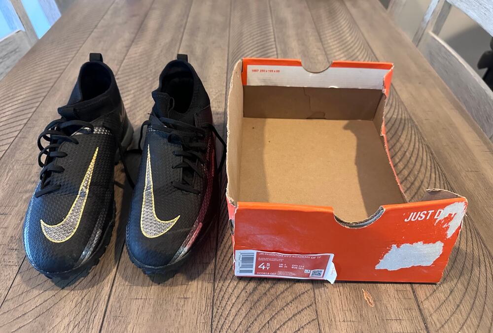 Nike Jr Phantom GT2 Academy DF TF Soccer Shoes Youth Size 4.5Y Black Gold